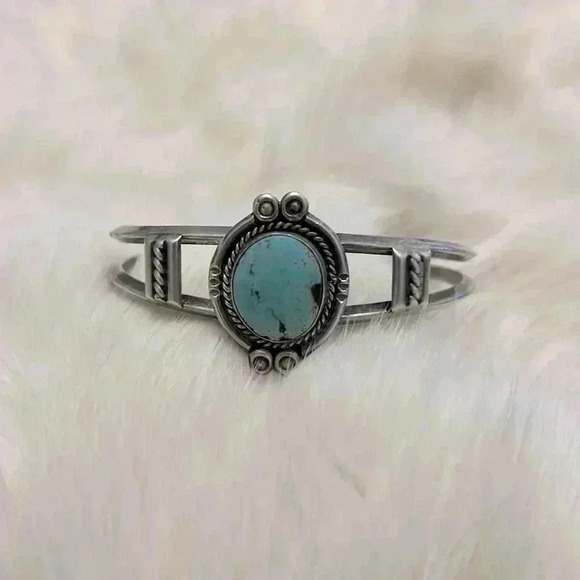 Vintage Native American Sterling Silver Turquoise Cuff Bracelet - Picture 2 of 13
